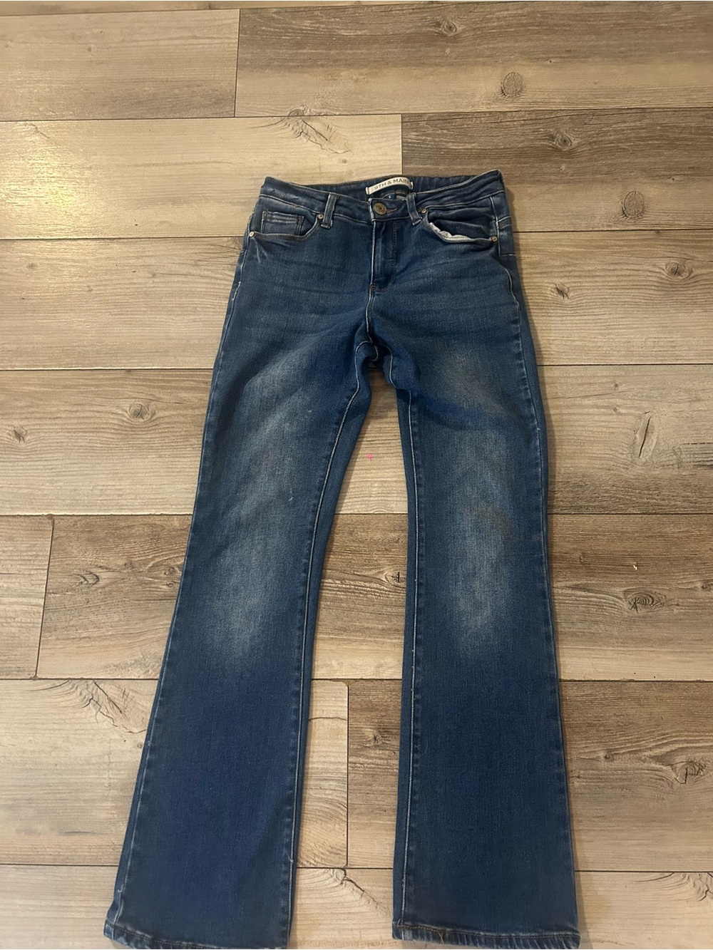 Women’s Dark Blue Wide-Leg Jeans with Subtle Fading